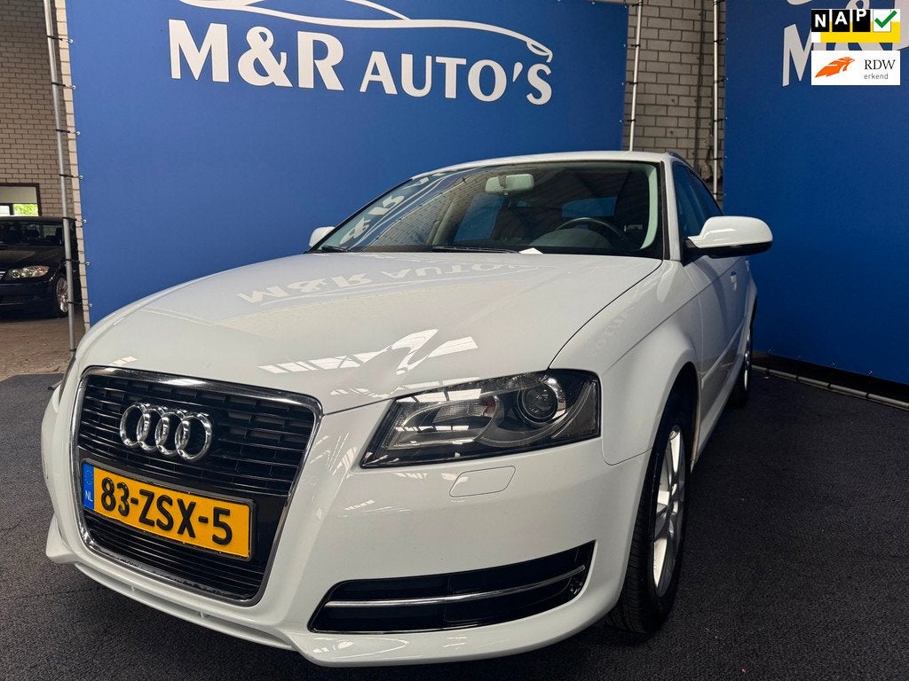 Audi A3 Sportback 1.2 TFSI Attraction Advance Nieuwe APK, Voorwielaandrijving, Euro 5, Stof, Gebruikt