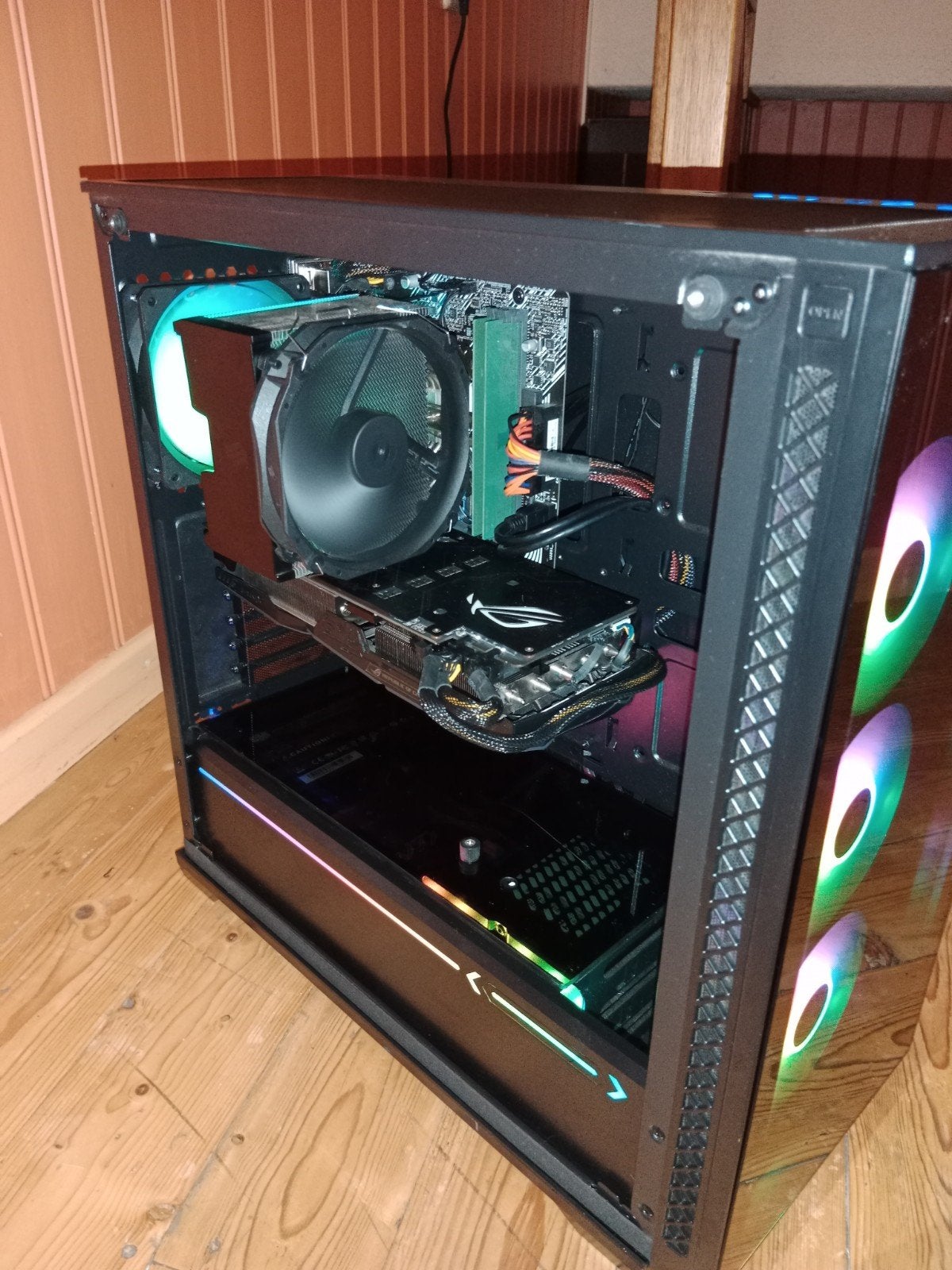 Foto 16 van gaming pc