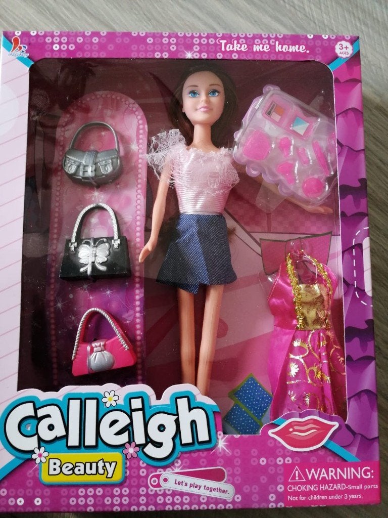 Nog nieuw in de doos: Calleigh - Pop met Garderobe, Ophalen of Verzenden, Nieuw, Overige typen