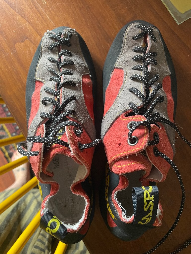 La Sportiva klimschoenen vetersluiting maat 39,5, Sport en Fitness, Klimsport, Ophalen, Zo goed als nieuw, Klimsportschoenen