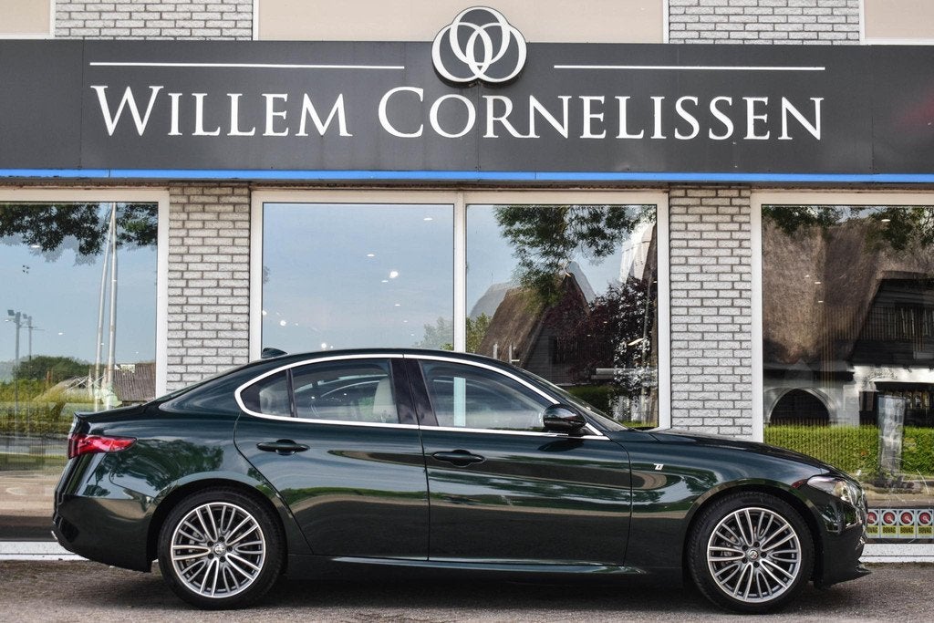 Alfa Romeo Giulia 2.2 TI Verde Visconti Leder Carplay Stoelv, 745 kg, Achterwielaandrijving, Gebruikt, Automatische klimaatregeling
