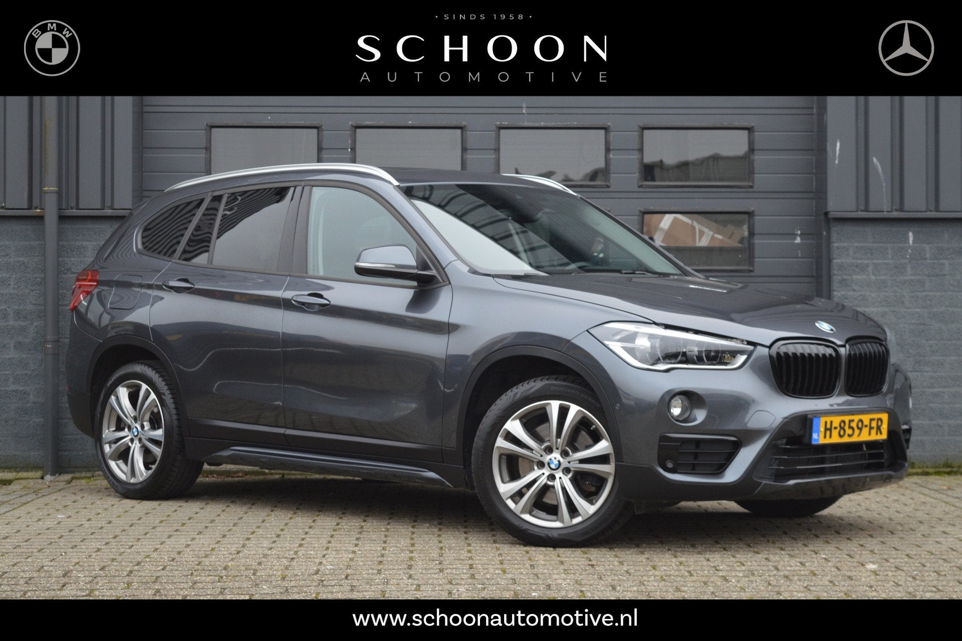 BMW X1 xDrive20i Centennial High Executive | PANO |, Auto's, BMW, 1998 cc, Gebruikt, Leder, Bedrijf