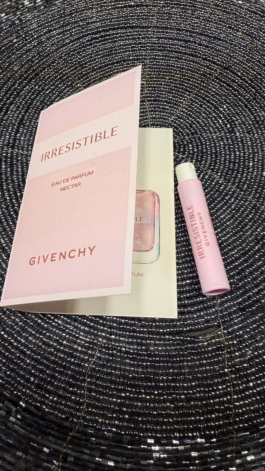 Parfumproefje Irresistible nectar eau de parfum Givenchy, Sieraden, Tassen en Uiterlijk, Verzenden, Nieuw