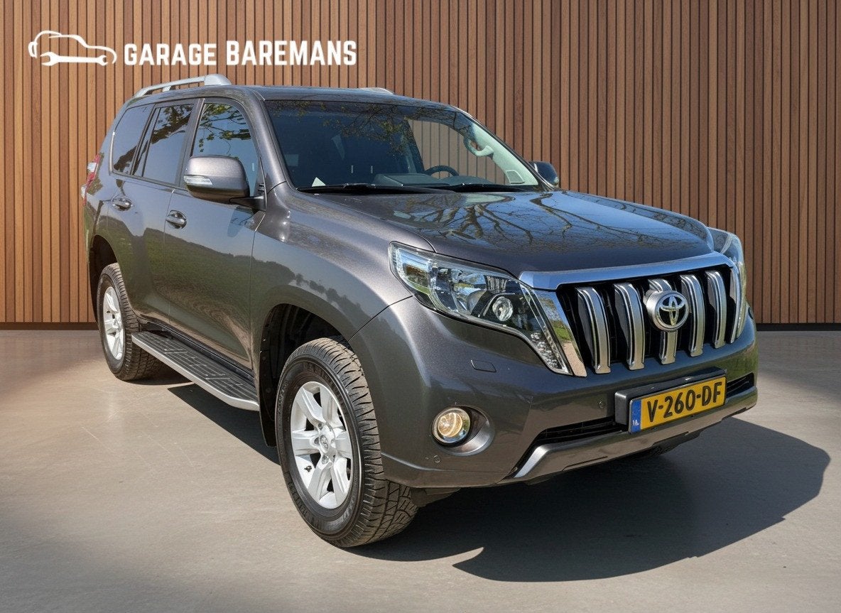 Toyota Land Cruiser 150 2.8 D-4D-F LX Window Van (bj 2017), Auto's, Toyota, Automaat, Gebruikt, 4 cilinders, Bedrijf