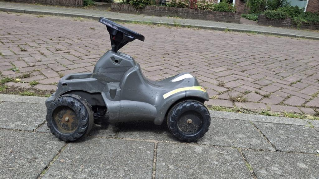 Loop tractor voor de allerkleinsten, Ophalen of Verzenden, Gebruikt, Trapvoertuig