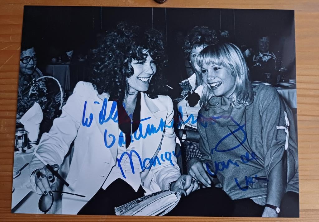 Willeke van Ammelrooy en Monique van de Ven handtekeningen, Ophalen of Verzenden, Zo goed als nieuw, Foto of Kaart