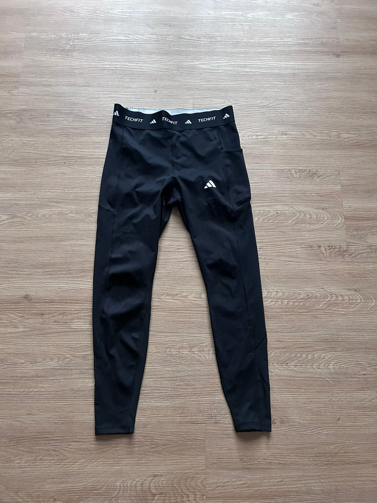 Zwarte sportlegging maat L Adidas Techfit, Zwart, Maat 42/44 (L), Ophalen of Verzenden, Fitness of Aerobics