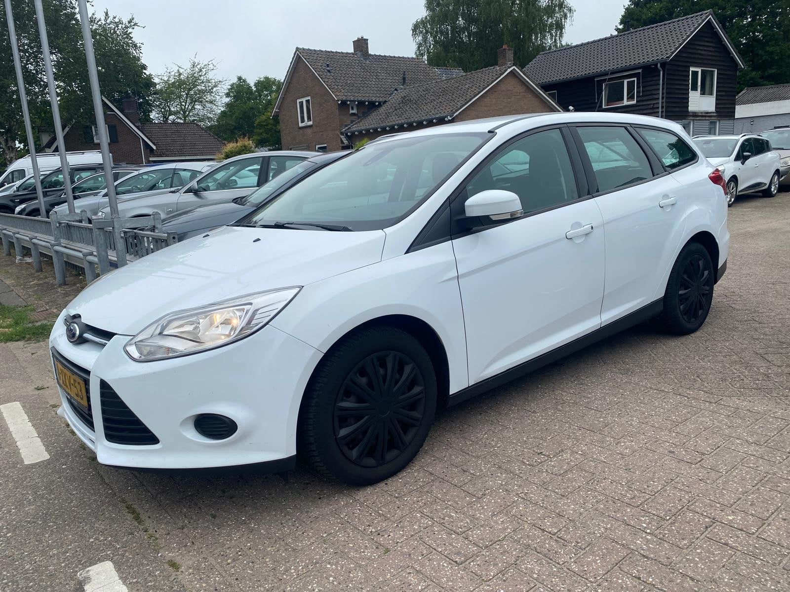 Ford Focus Wagon 1.6 TDCI Lease Trend - Airco - Cruise Contr, Auto's, Euro 5, Gebruikt, 4 cilinders, Wit