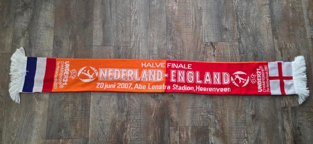 Sjaal Nederland - Engeland onder 21, Verzamelen, Ophalen of Verzenden, Zo goed als nieuw, Overige binnenlandse clubs, Vaantje of Sjaal