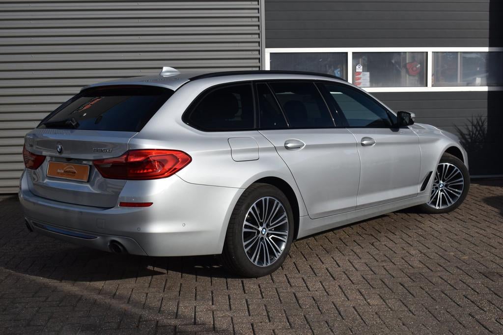 BMW 5-serie Touring 520d xDrive High Executive LED / Adaptiv, Auto's, BMW, 1780 kg, Stof, 2000 kg, Vierwielaandrijving