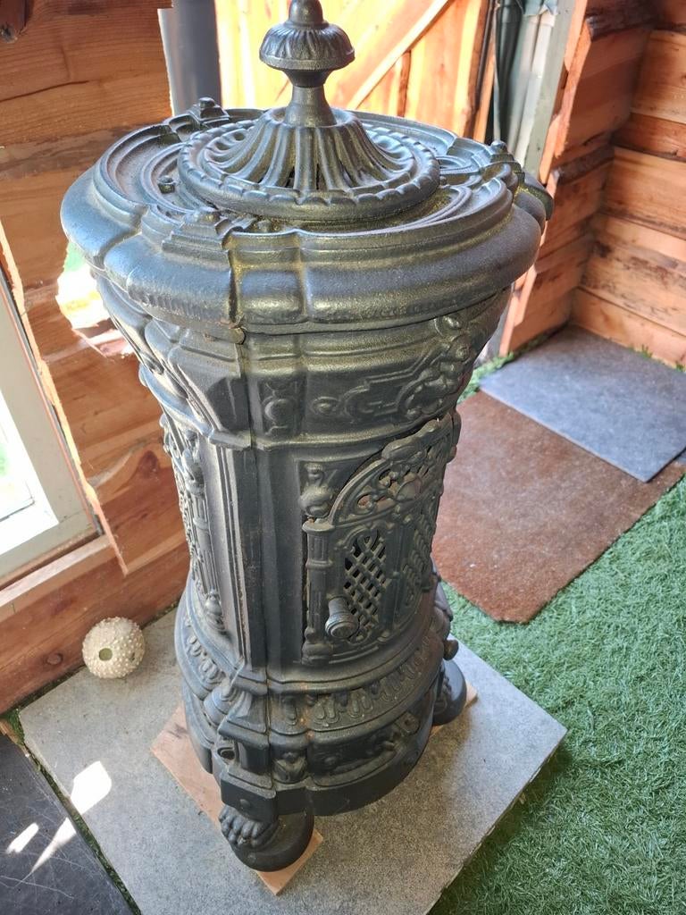 Antieke gietijzeren kachel - Zeer mooi en goed, Huis en Inrichting, Kachels, Gebruikt, Houtkachel, Ophalen of Verzenden, Vrijstaand