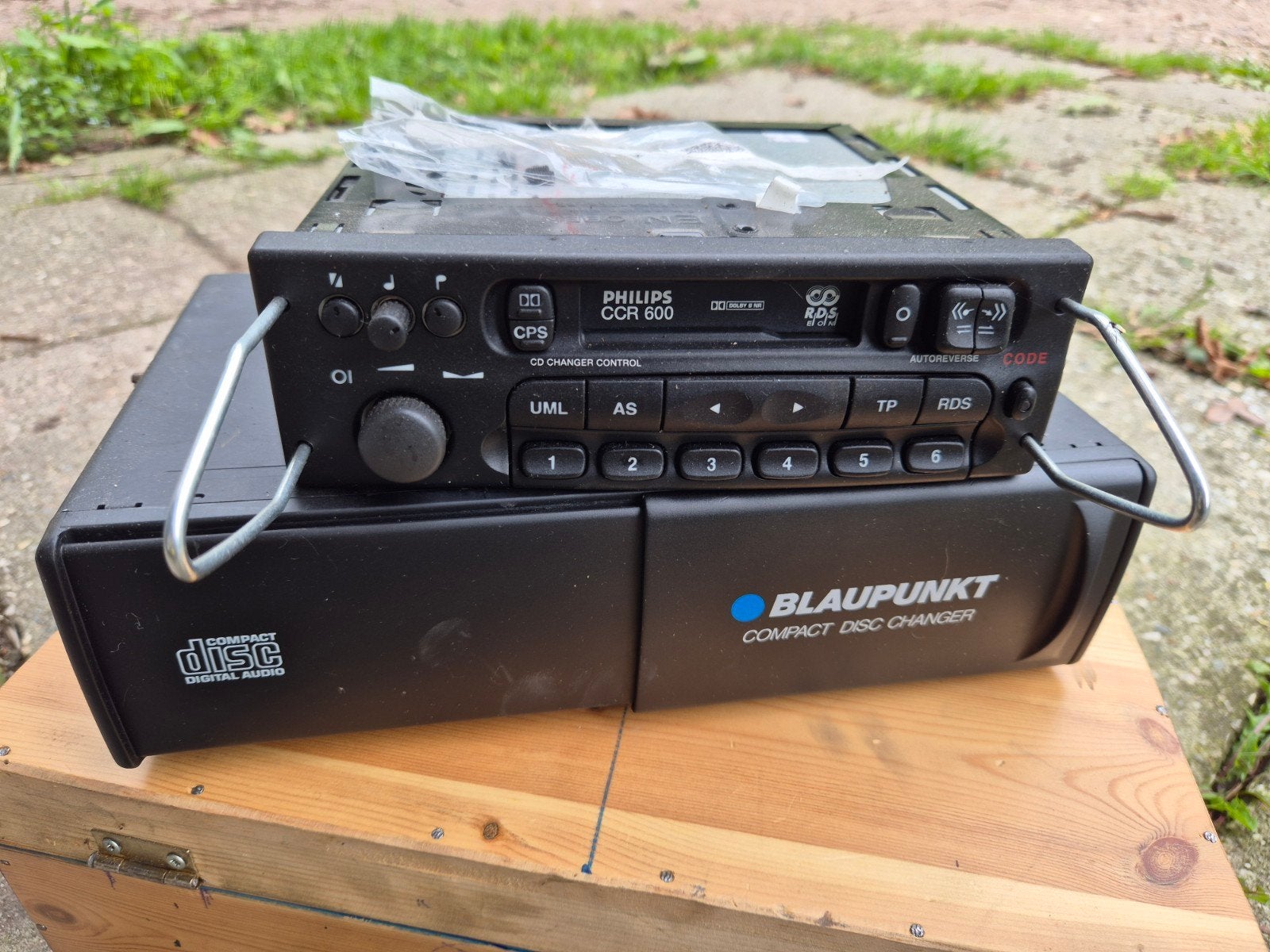 Opel Astra G Radio met CD-wisselaar en dashboardkastje, Auto diversen, Autoradio's, Ophalen of Verzenden