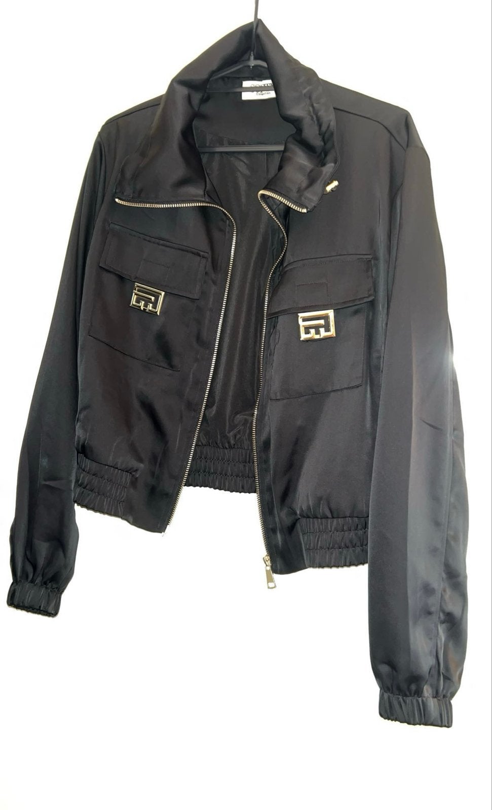 Zwarte bomberjack met gouden details, Ophalen of Verzenden, Nieuw, Maat 38/40 (M), Zwart