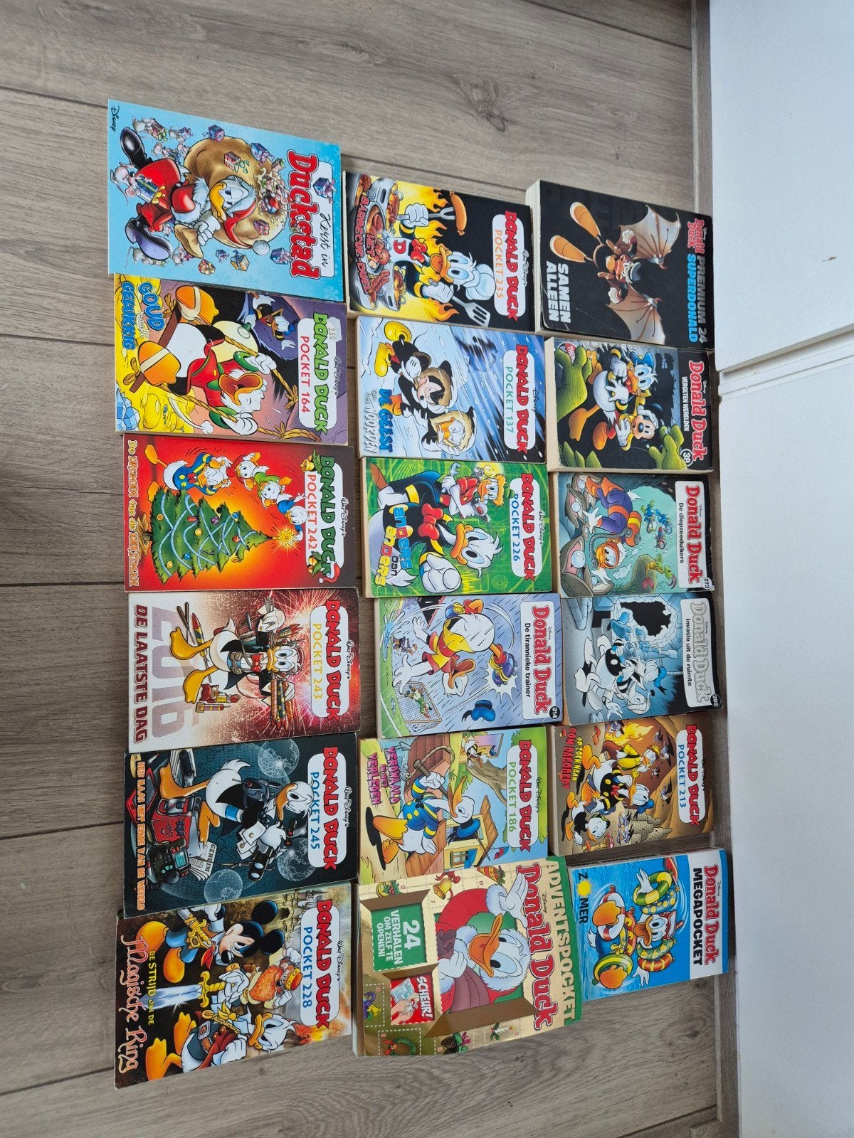 Grote collectie Donald Duck pockets en specials, Boeken, Meerdere stripboeken, Ophalen of Verzenden, Gelezen