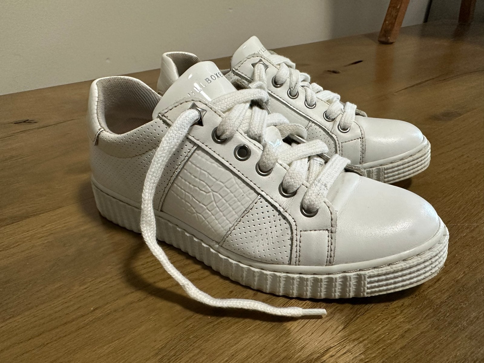 Bullboxer witte sneakers maat 34, Kleding | Dames, Schoenen, Ophalen, Wit, Sneakers of Gympen, Gedragen