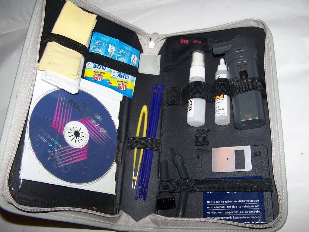 Computer Reinigingsset in Etui - CD, Diskettestation, Scherm, Ophalen of Verzenden, Zo goed als nieuw