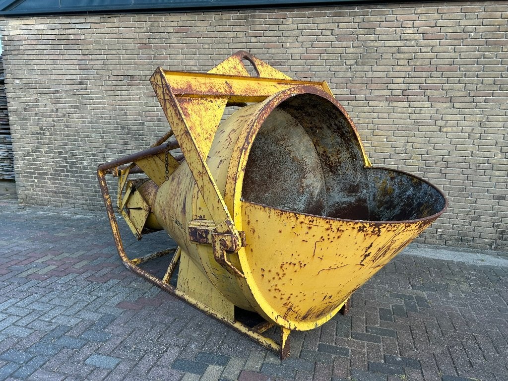 Eichinger liggende betonkubel 1500L gebruikt, Ophalen, Gebruikt