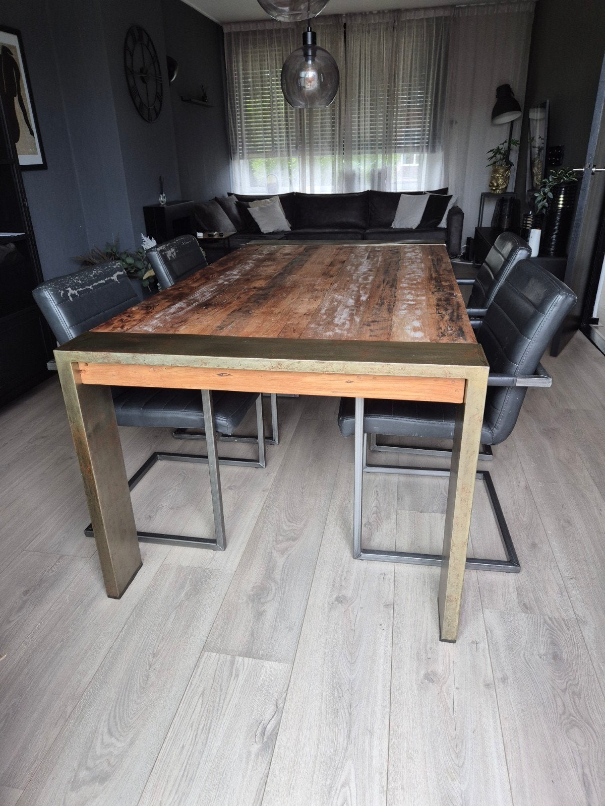 Eettafel met 4 stoelen (2 beschadigd) - Muntendam, Gebruikt, 50 tot 100 cm, 150 tot 200 cm, Vier personen