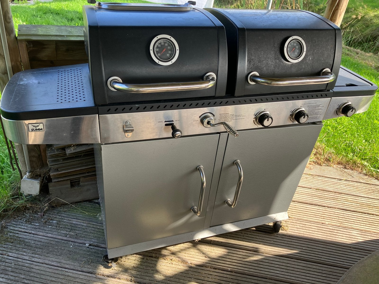 SUMM houtskool- en Gasbarbecue met 2 branders en zijbrander, Tuin en Terras, Ophalen, Gebruikt