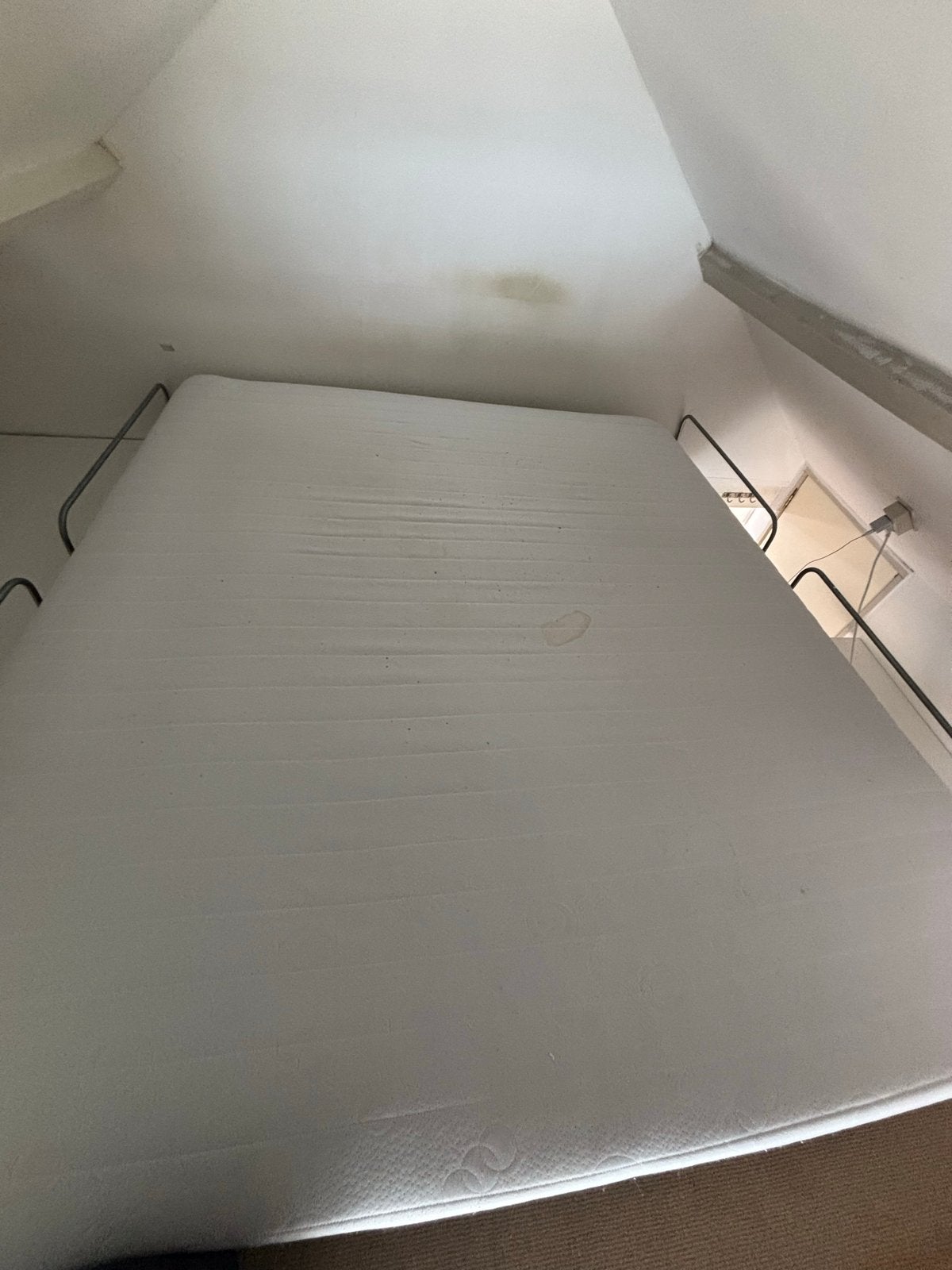 Gratis af te halen: Matras 200x180 cm, Ophalen, Gebruikt, Tweepersoons, Matras