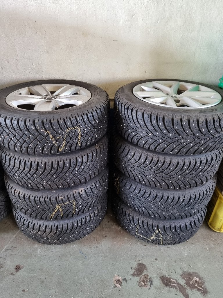 Banden met spikes, Auto-onderdelen, Banden en Velgen, Banden en Velgen, Winterbanden, 16 inch, 205 mm, Personenwagen, Nieuw, Ophalen