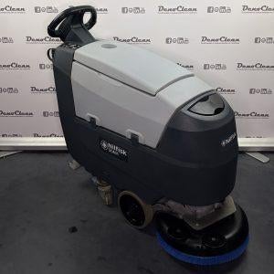 Nilfisk  SC401 BD FULL PKG Schrobmachine, Schrobmachine, Nilfisk, Ophalen of Verzenden, Zo goed als nieuw