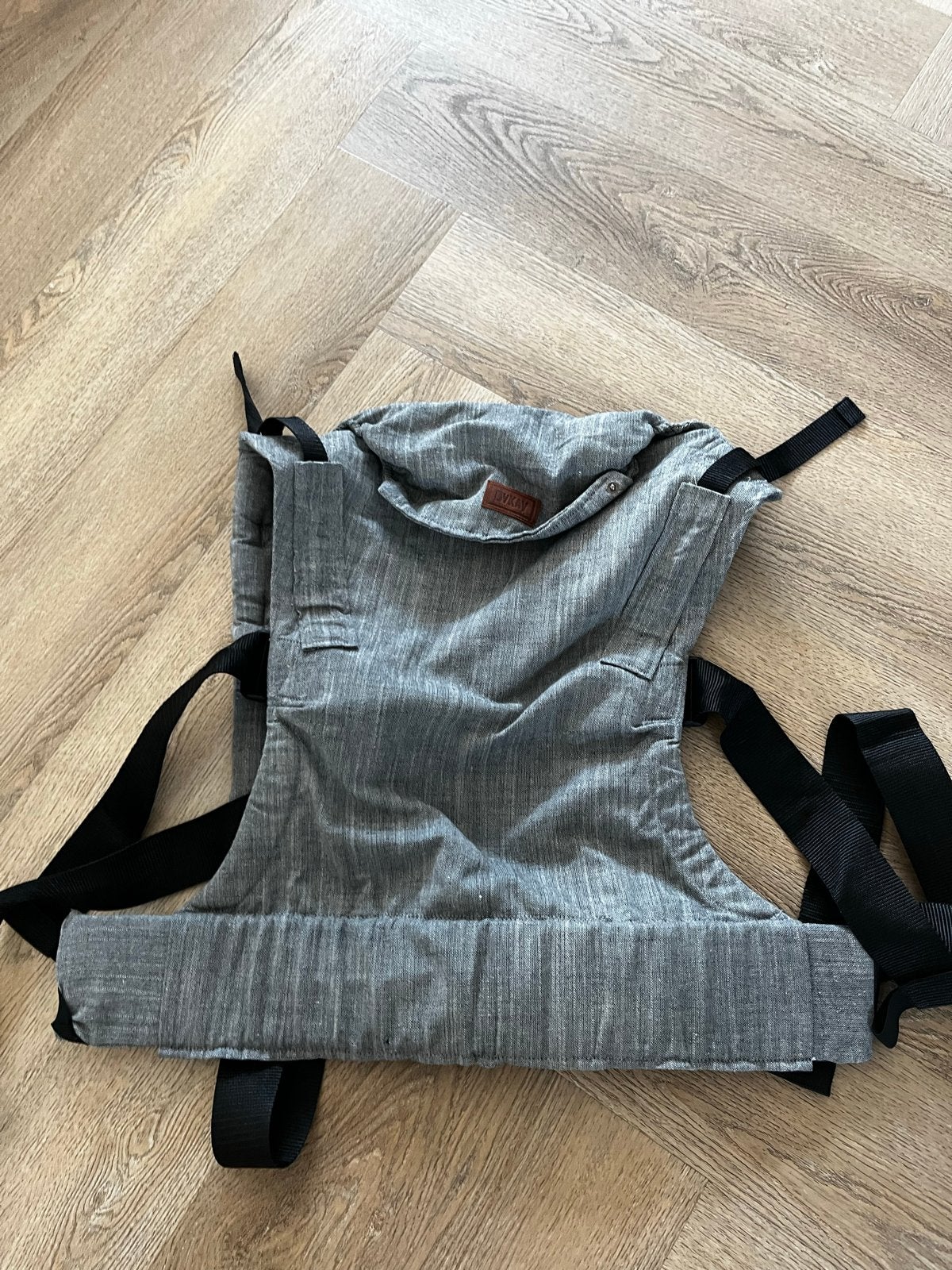 BYKAY Click Carrier Deluxe Linnen Grey Melee draagzak, Zo goed als nieuw, Buik, Draagzak, Ophalen