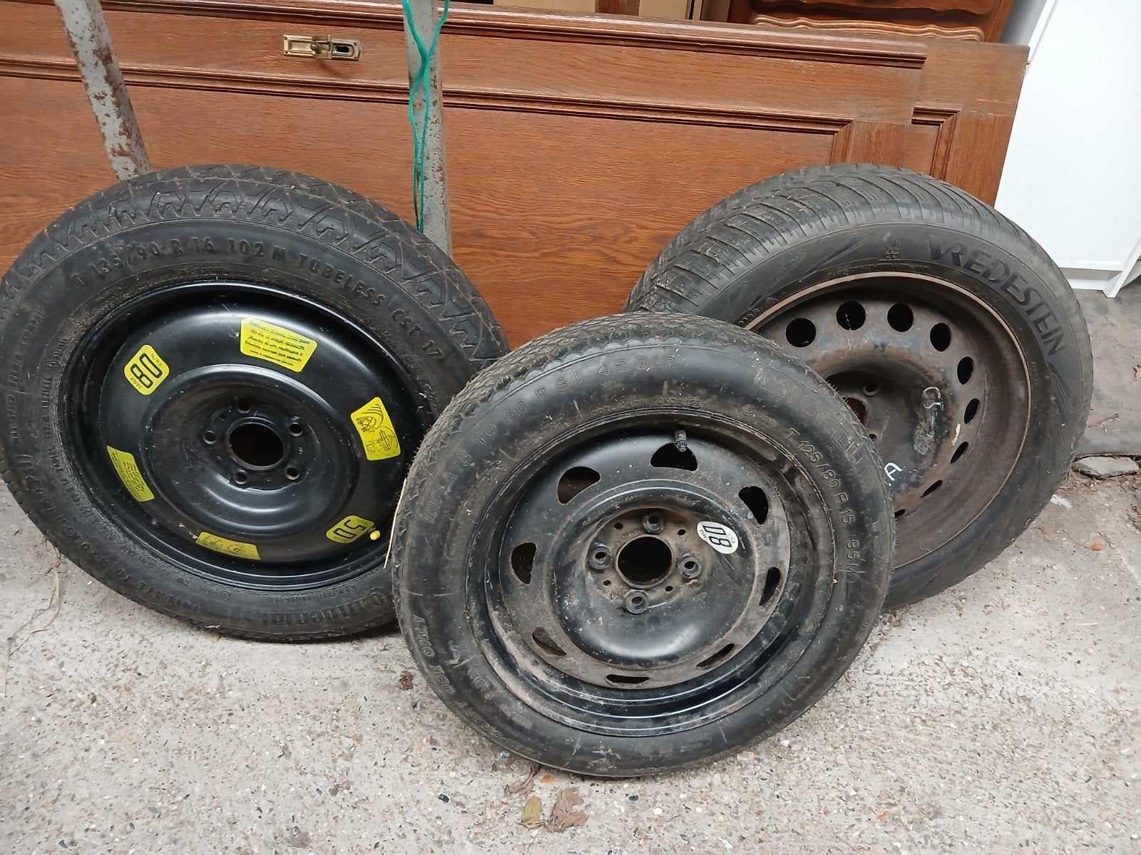 Diverse reservewielen en winterband op velg, Auto-onderdelen, Banden en Velgen, Ophalen, 15 inch, Banden en Velgen, 205 mm