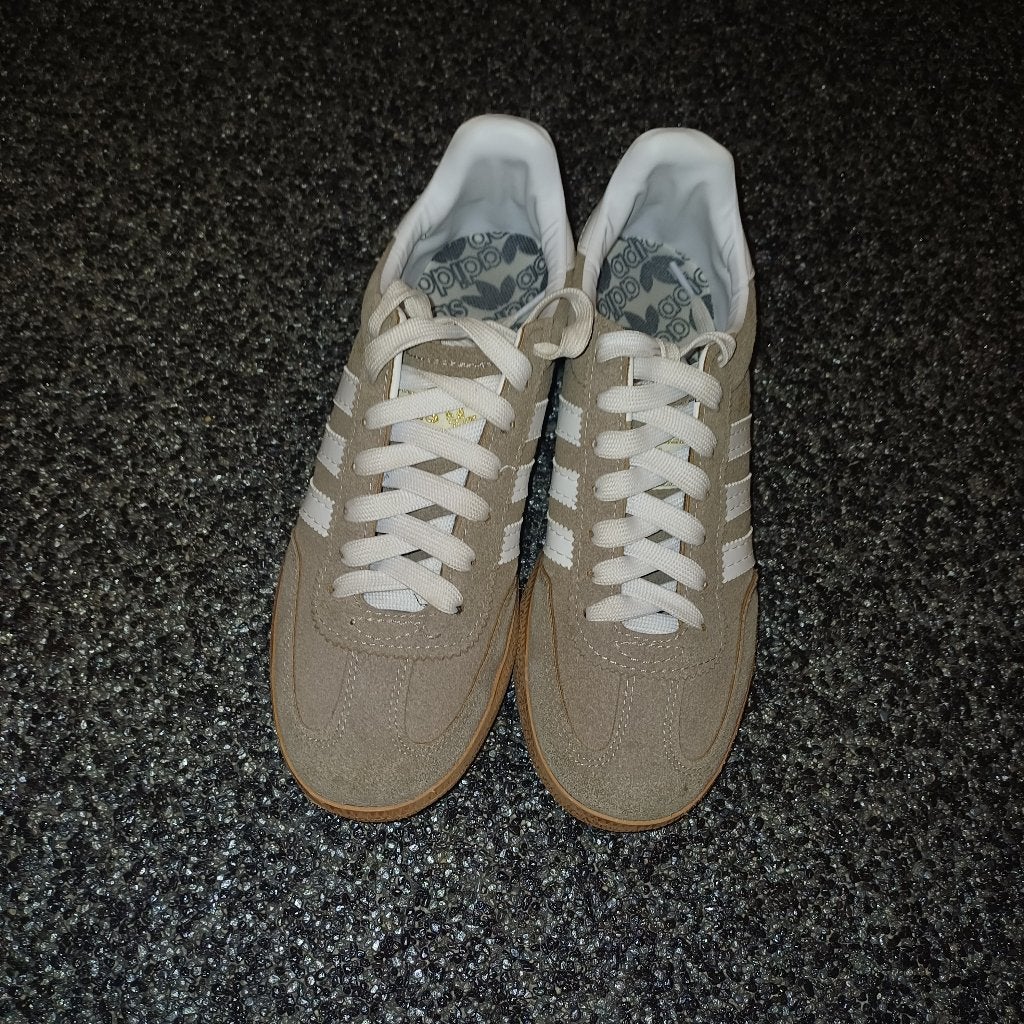 Sneaker, Beige, Ophalen of Verzenden, Sneakers of Gympen, Onbekend