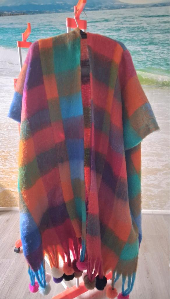 Overslagshawl/kleed, Ophalen of Verzenden, Zo goed als nieuw, Maat 46/48 (XL) of groter, Sjaal