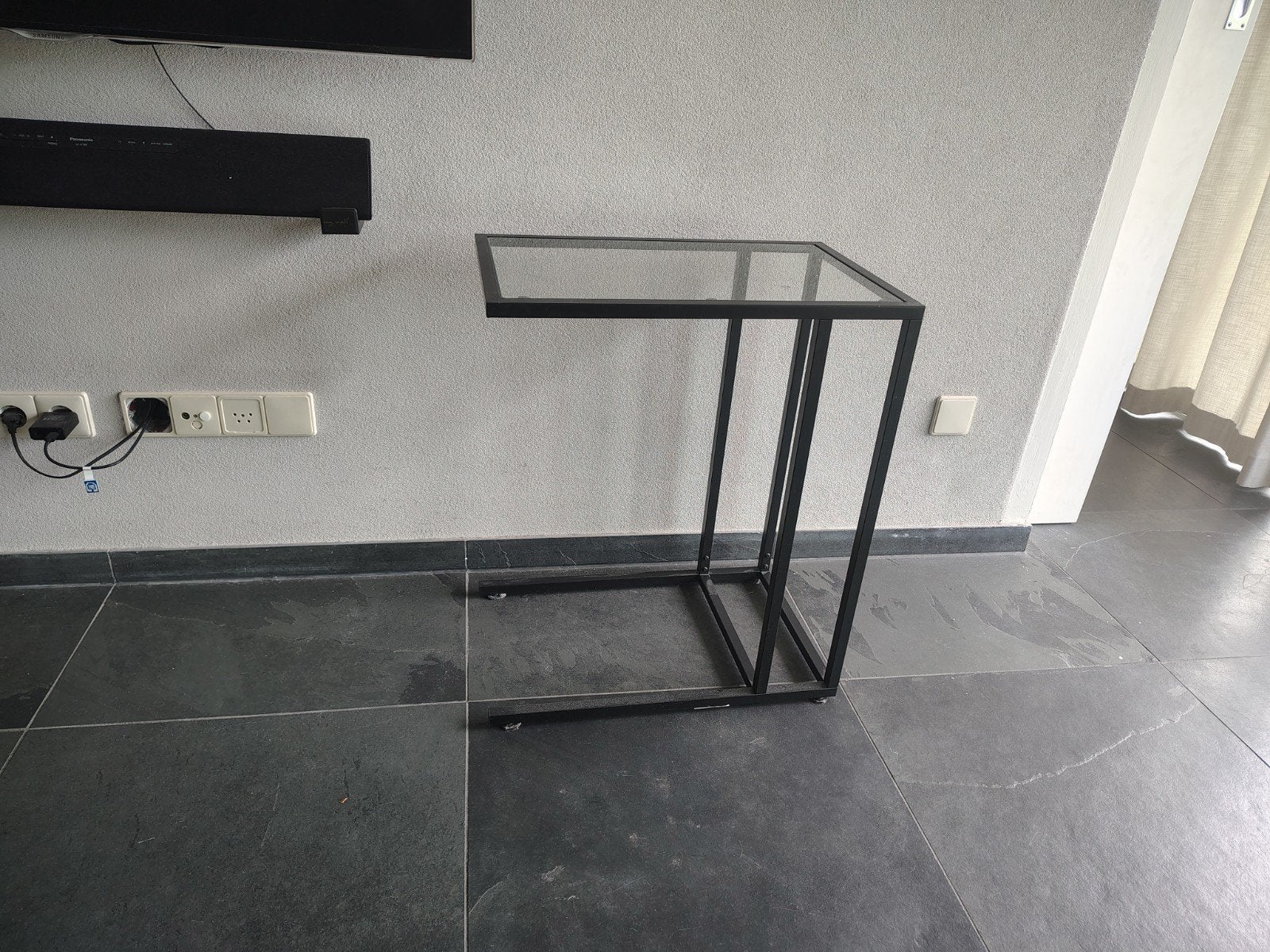 IKEA computertafel met glazen blad en metalen frame, Ophalen, Minder dan 55 cm, Gebruikt, Modern, Industrieel