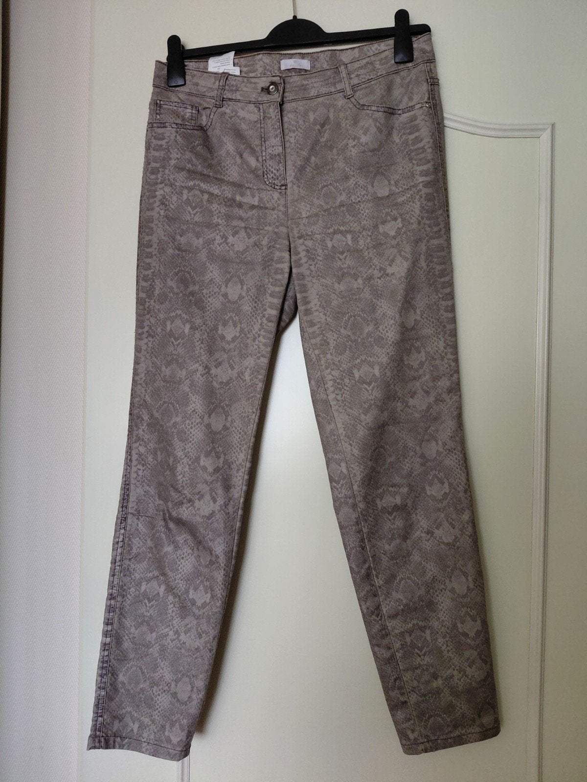 Broek van Brax 42, Beige, Maat 42/44 (L), Zo goed als nieuw, Lang
