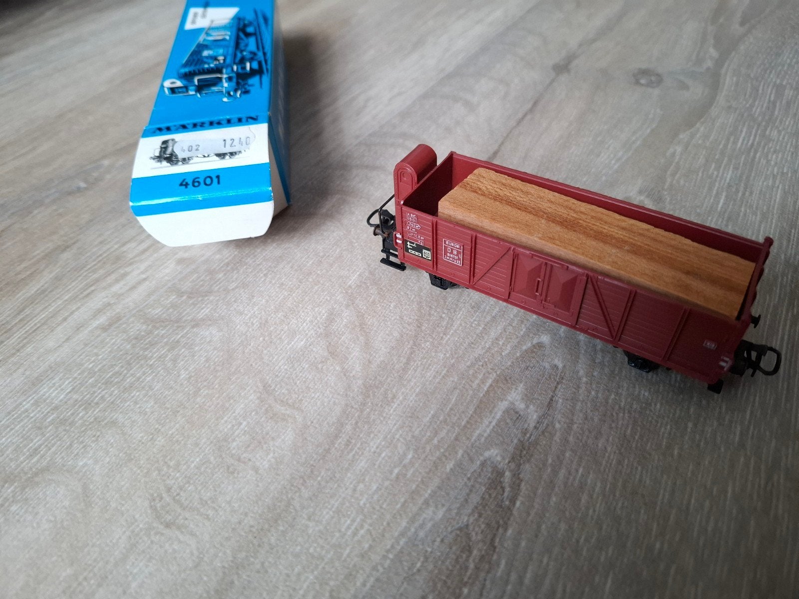Marklïn 4601 goederenwagon met remmershuisje en lading DB, Hobby en Vrije tijd, Wisselstroom, Wagon, Ophalen of Verzenden, Zo goed als nieuw