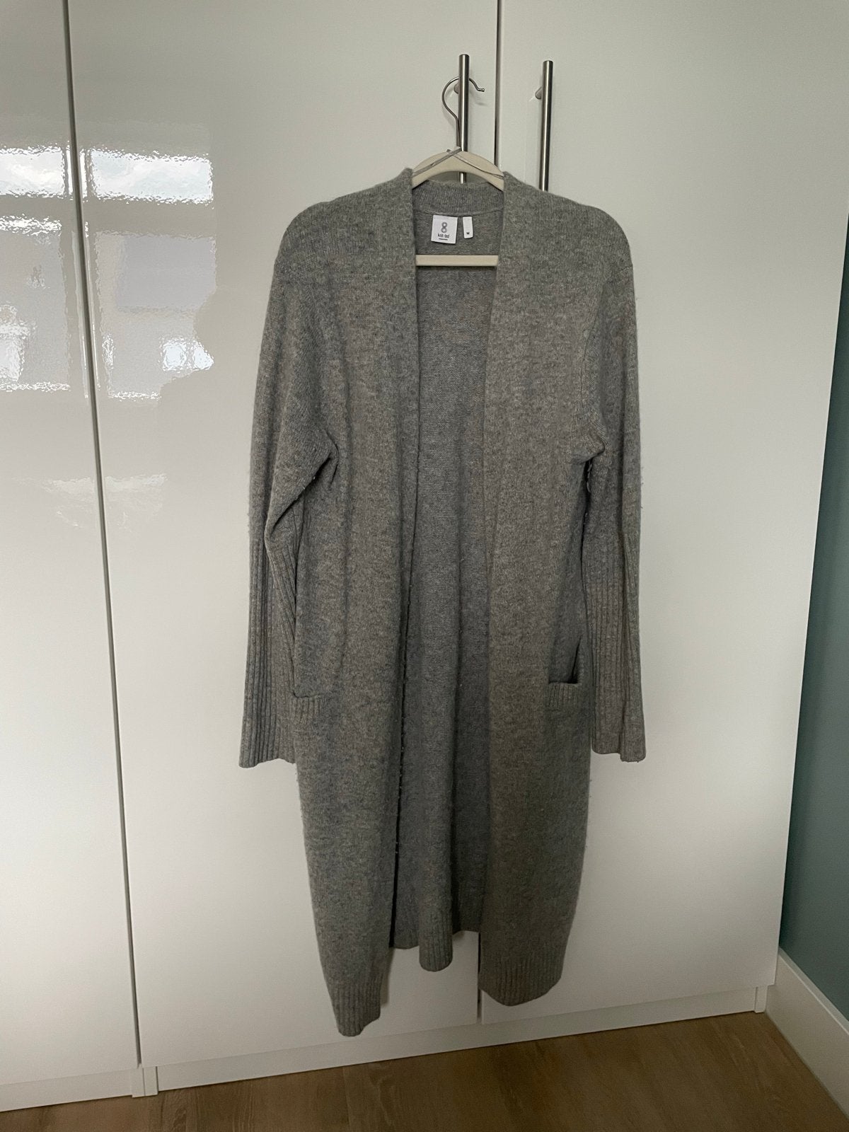 Knit-ted Essentials Lang Grijs Vest Maat M, Ophalen of Verzenden, Zo goed als nieuw, Maat 38/40 (M), Grijs
