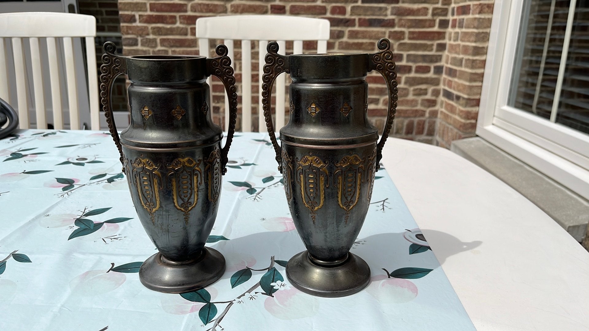 Set van twee antieke tinnen urnen met decoratie, Antiek en Kunst, Ophalen