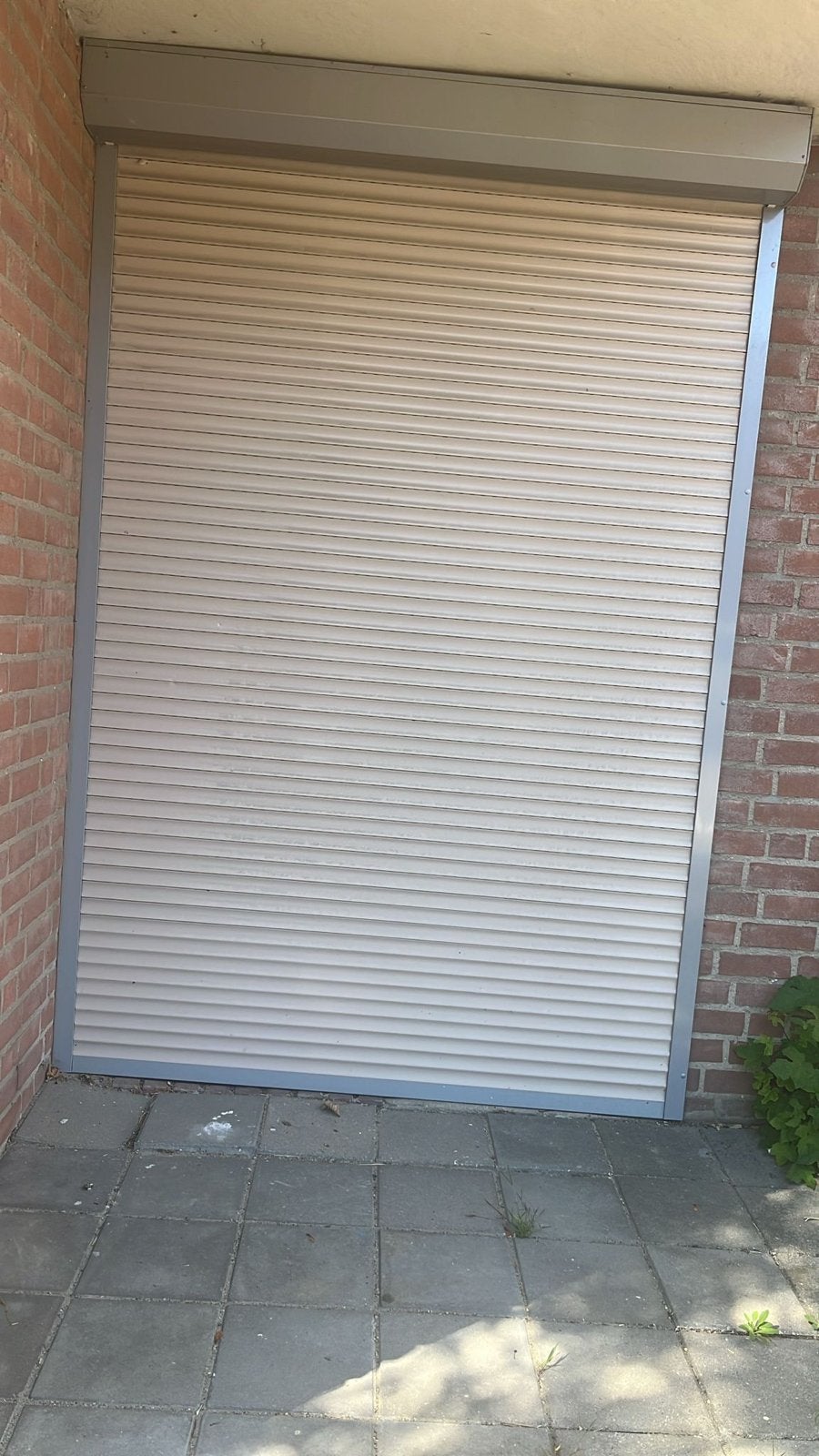 Elektrisch rolluik - Beige/Crème, Doe-het-zelf en Verbouw, Rolluiken, Ophalen, Gebruikt, Elektrische bediening, 200 cm of meer