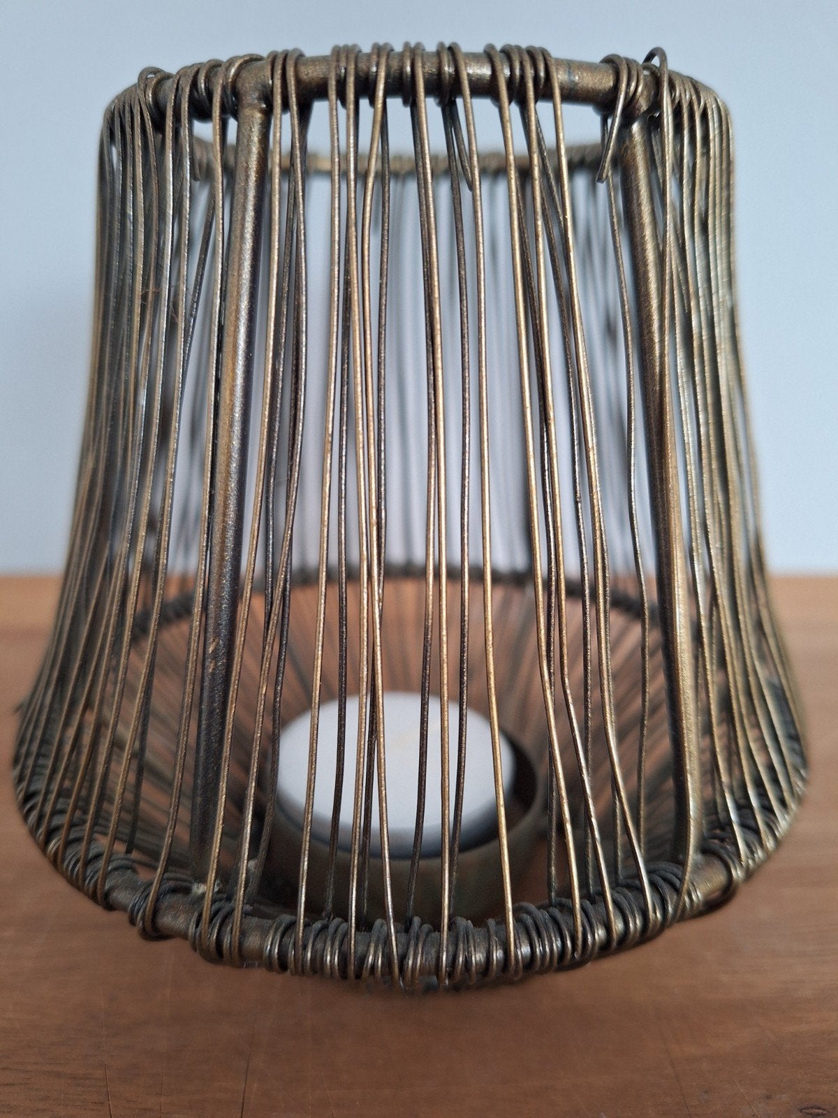 Metalen draad windlicht zwart gouod klein, Ophalen of Verzenden, Zo goed als nieuw, Waxinelichthouder