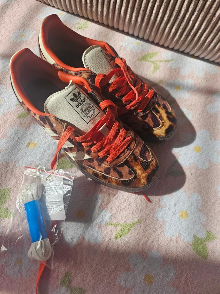 Adidas  sneakers  nieuw  38 waarde 160 euro, Ophalen of Verzenden, Nieuw, Sneakers of Gympen