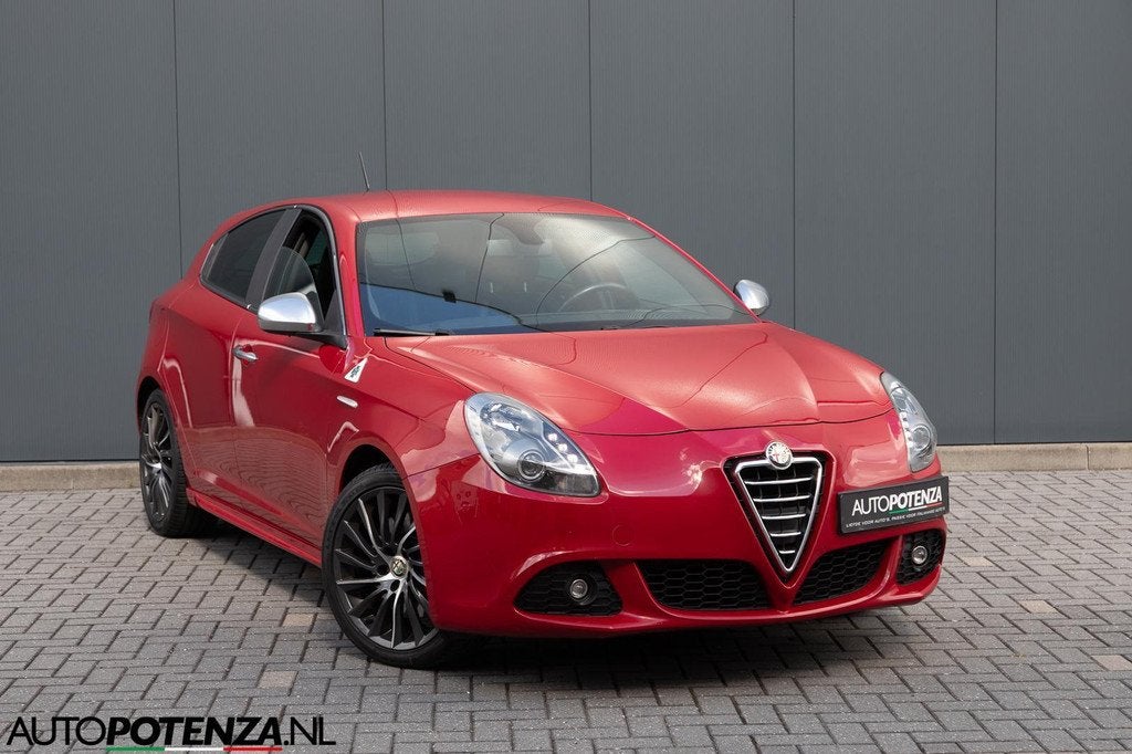 Alfa Romeo Giulietta 1.7 TBi Quadrifoglio Verde 235PK Rosso, Euro 5, Gebruikt, 4 cilinders, Leder en Stof