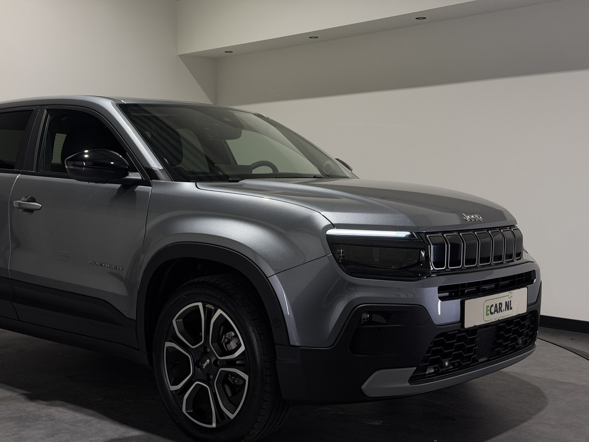 Jeep Avenger Altitude 54 kWh | Warmtepomp | Keyless | Stoele, Auto's, Gebruikt, 156 pk, Met garantie (alle), Leder en Stof