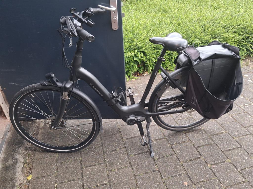 Batavus E-bike met Bosch motor en fietstassen ruilen fatbike, Fietsen en Brommers, Elektrische fietsen, Gebruikt, Batavus, Ophalen of Verzenden
