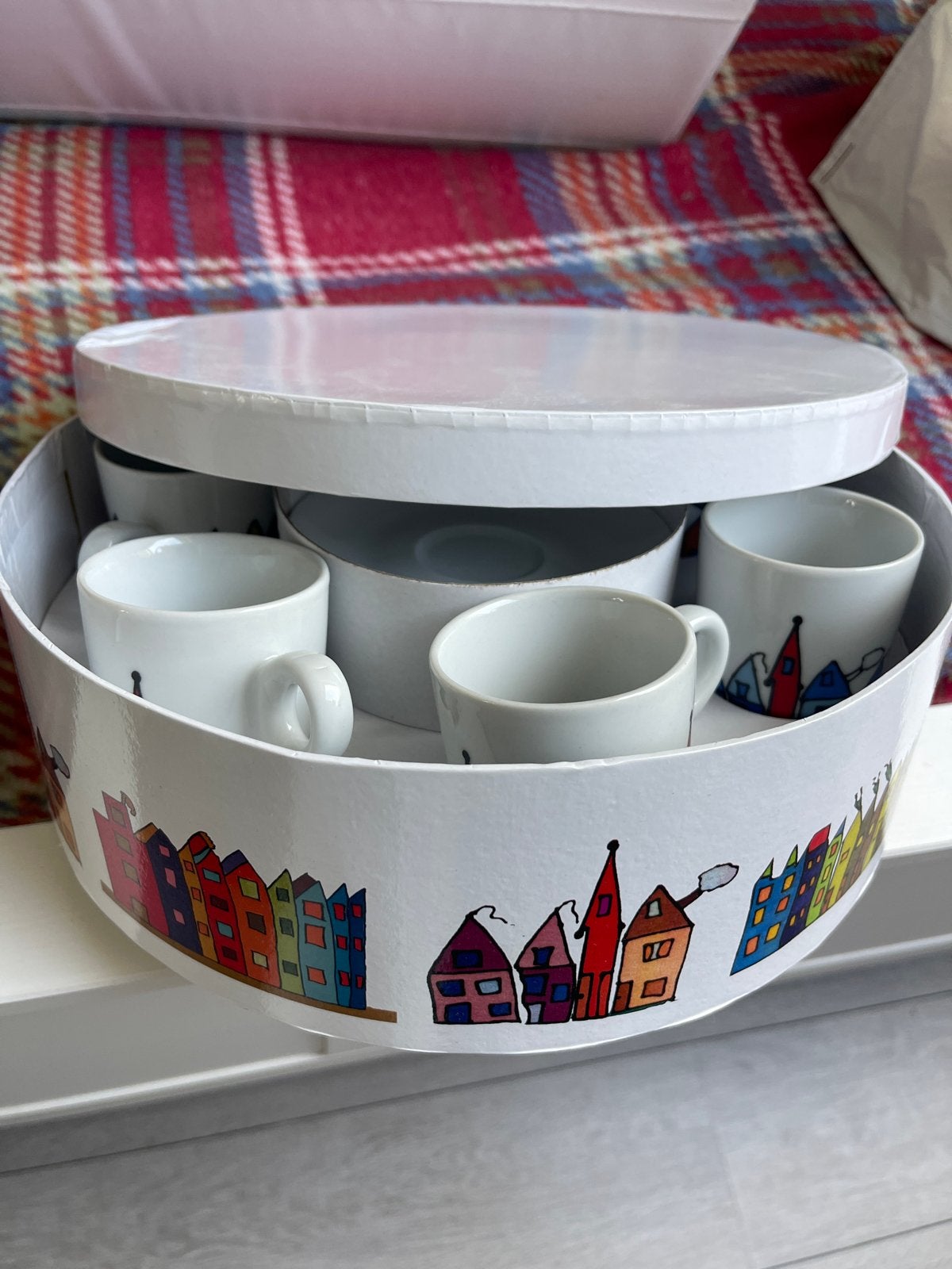 6 Yong espresso kopjes met schotels, Huis en Inrichting, Overige merken, Keramiek, Nieuw, Ophalen of Verzenden