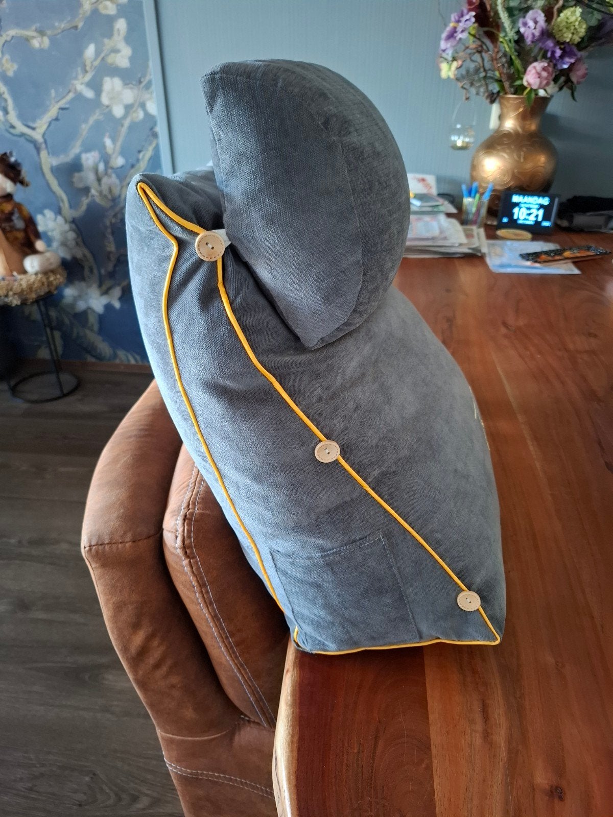 2 kussens voor op bed., Ophalen of Verzenden, Zo goed als nieuw, Grijs, Rechthoekig
