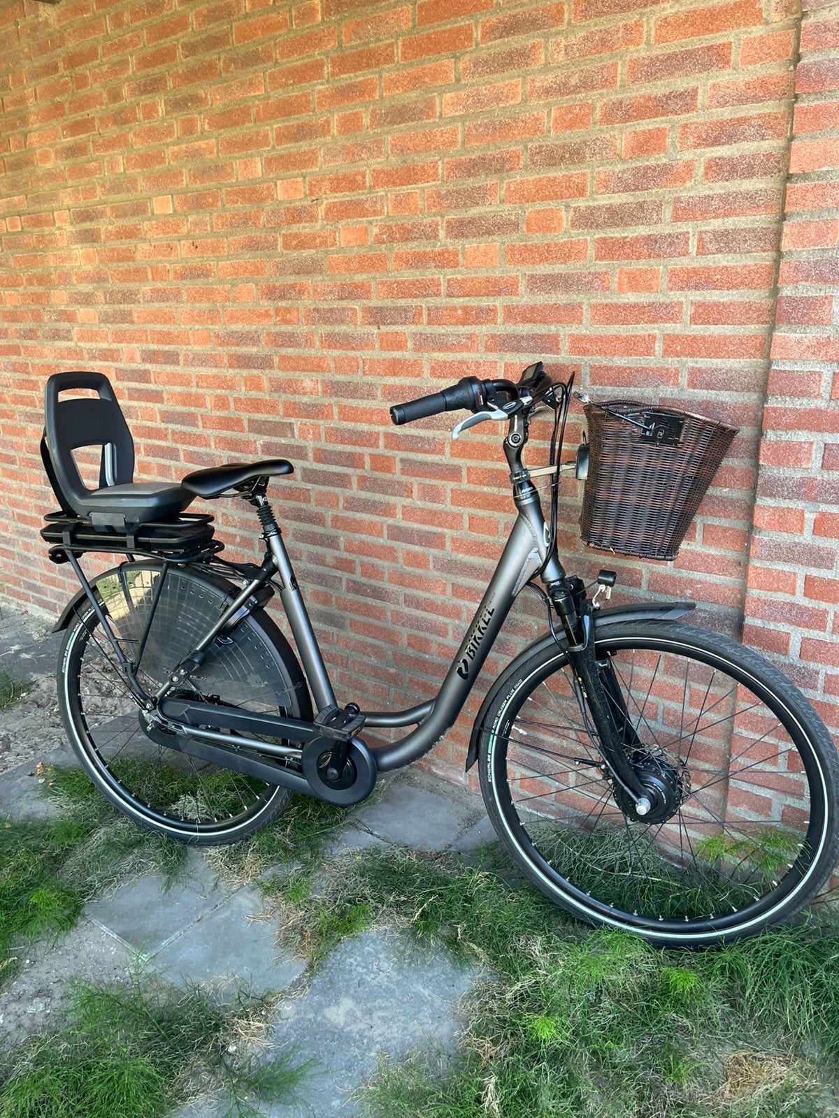 Bikkel Contigo Elektrische Fiets – Zo goed als nieuw, Zo goed als nieuw, 59 cm of meer, 50 km per accu of meer, Ophalen