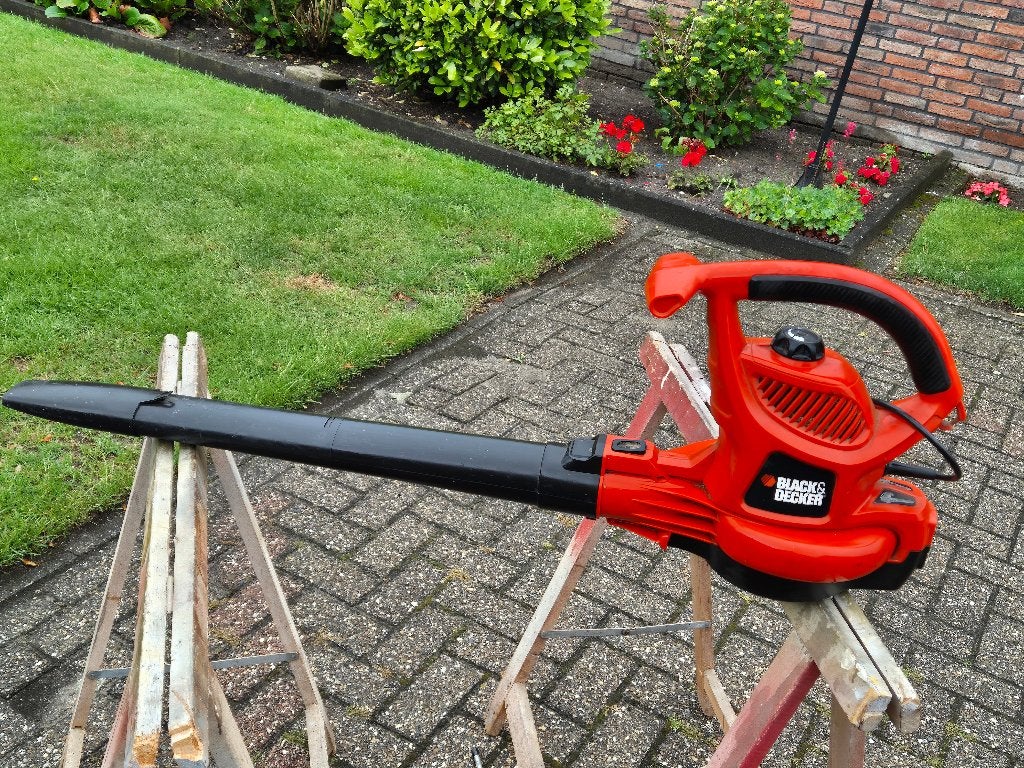 BLACK & DECKER Bladblazer / Bladzuiger, Ophalen, Met opvangzak, Handgedragen, Elektrisch