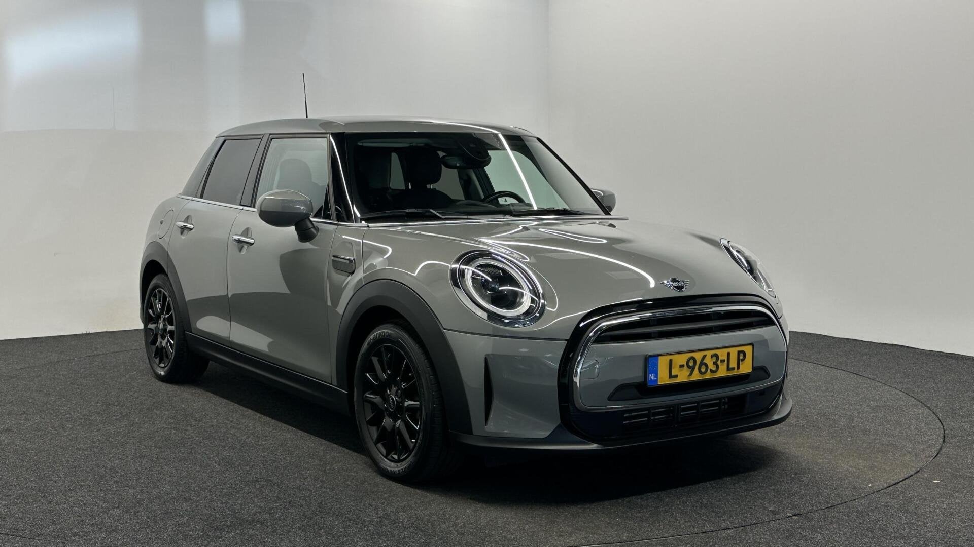 Mini 5-Deurs 1.5 One Essential|Carplay|Camera|Cruise|Navi|, Voorwielaandrijving, Stof, Gebruikt, Euro 6