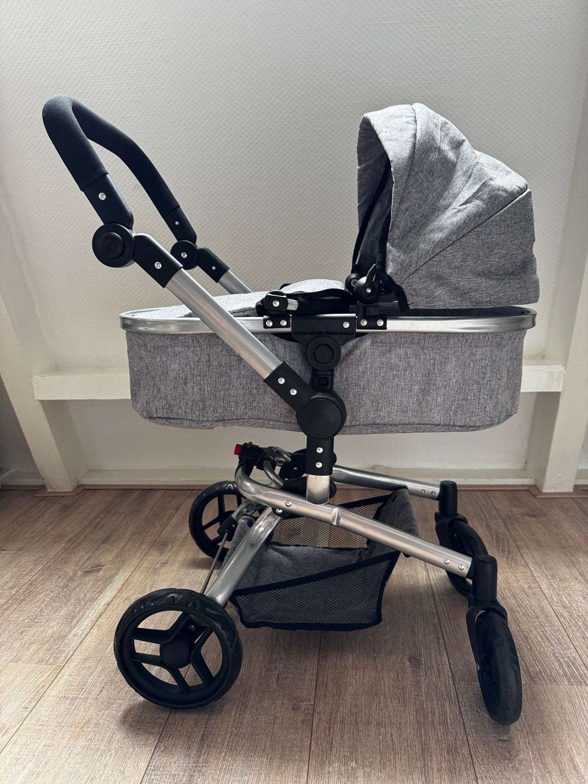 Poppenwagen Set: Buggy, Bedje, Wippertje, Ophalen, Zo goed als nieuw, Babypop