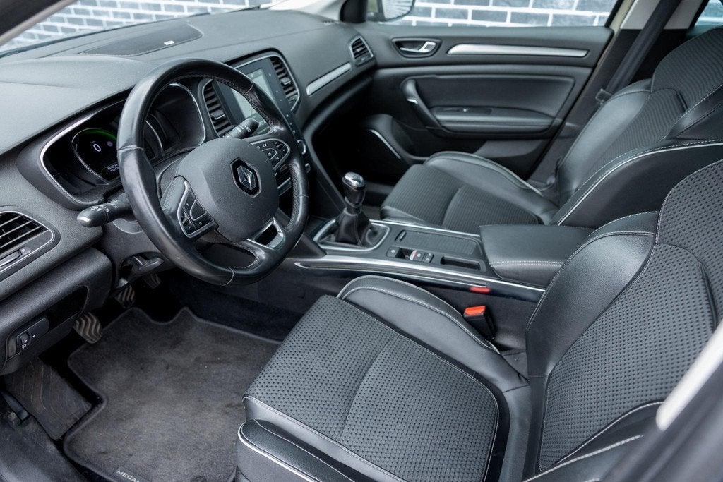 Renault Mégane Estate 1.3 TCe 140 Bose | Achteruitrijcamera, Gebruikt, 4 cilinders, Bruin, Leder en Stof