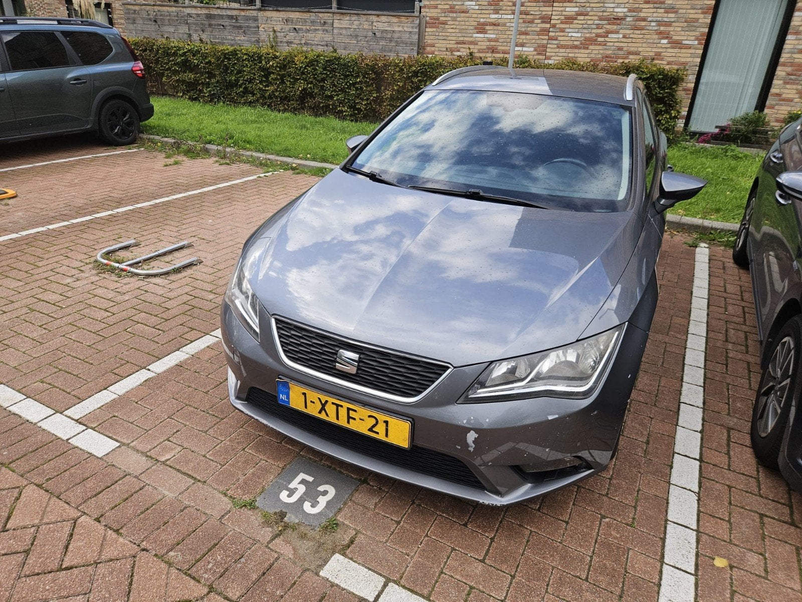 Seat Leon 1.6 TDI 110pk 2014 Grijs, Auto's, Voorwielaandrijving, 4 cilinders, Leon, Origineel Nederlands