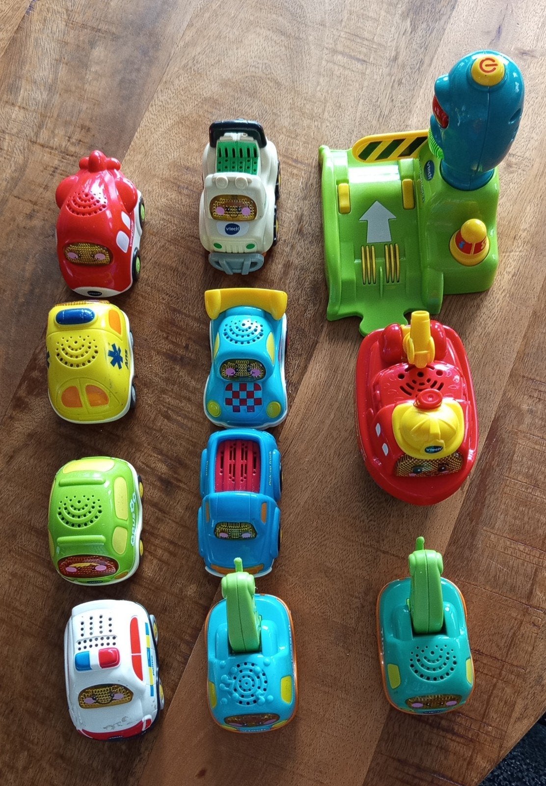VTech Toet Toet Auto's en lanceerbaan, Ophalen, Gebruikt, Auto, Met licht